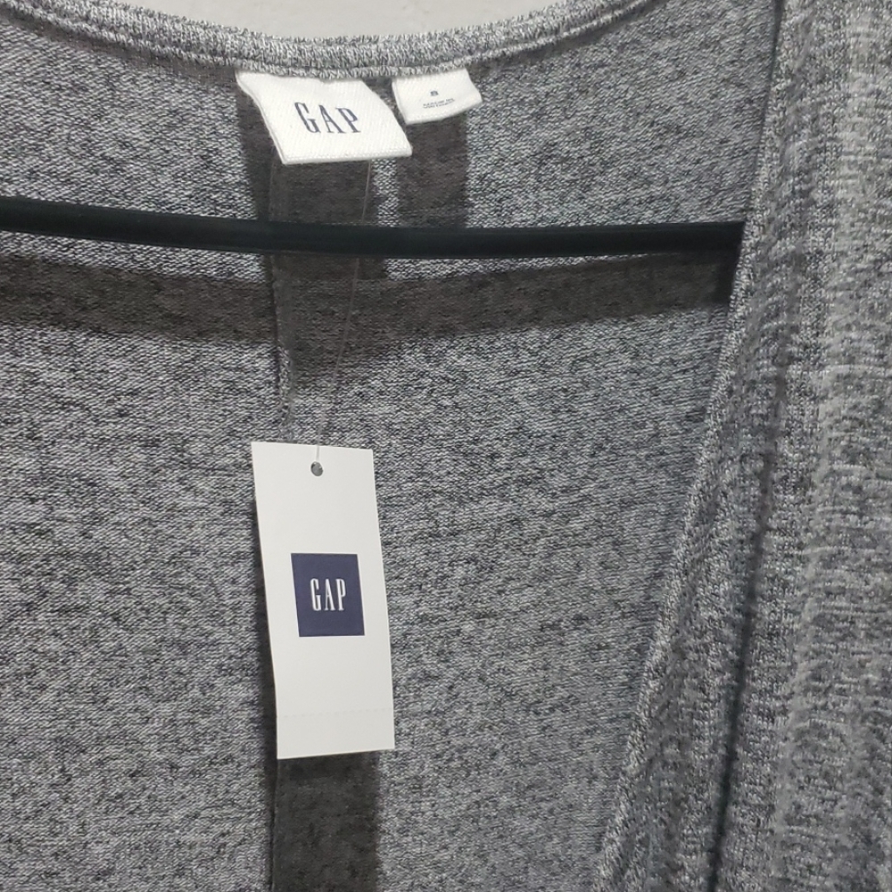 GAP - Picture 6 of 6
